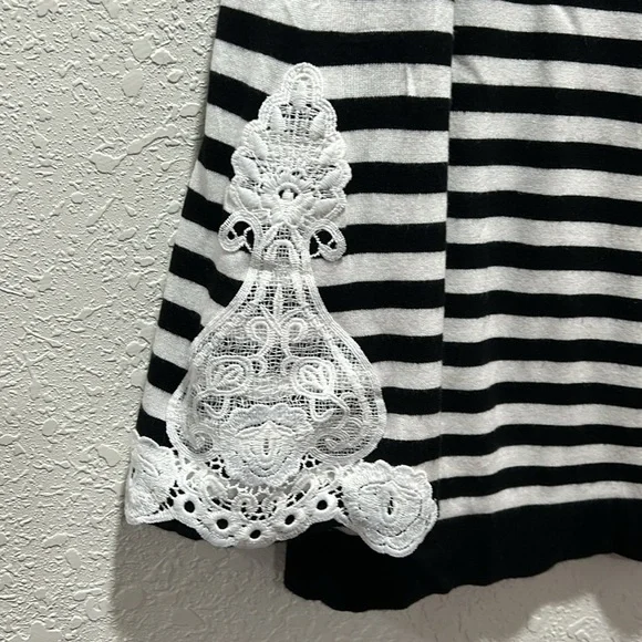 🌺roz & Ali women’s tops black and white size XL GUC - Picture 3 of 7